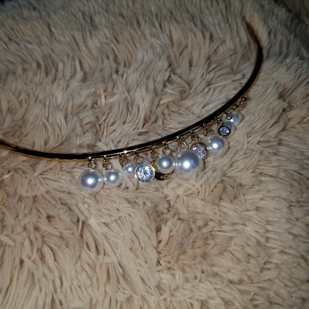 Simulated Pearl Collar Necklace
